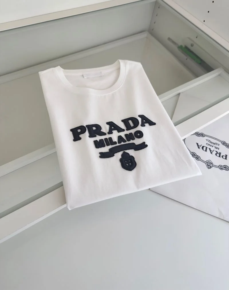Prada T-Shirts Classic 167697