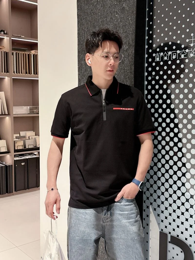 Prada T-Shirts Timeless 167727