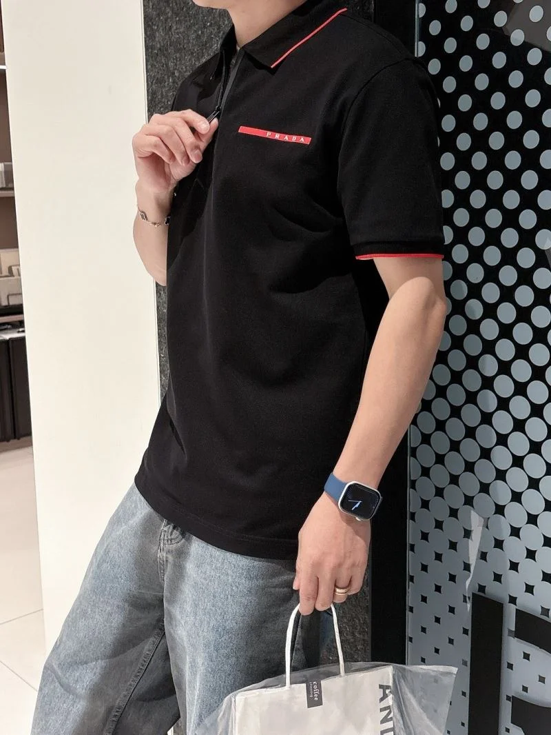 Prada T-Shirts Timeless 167727