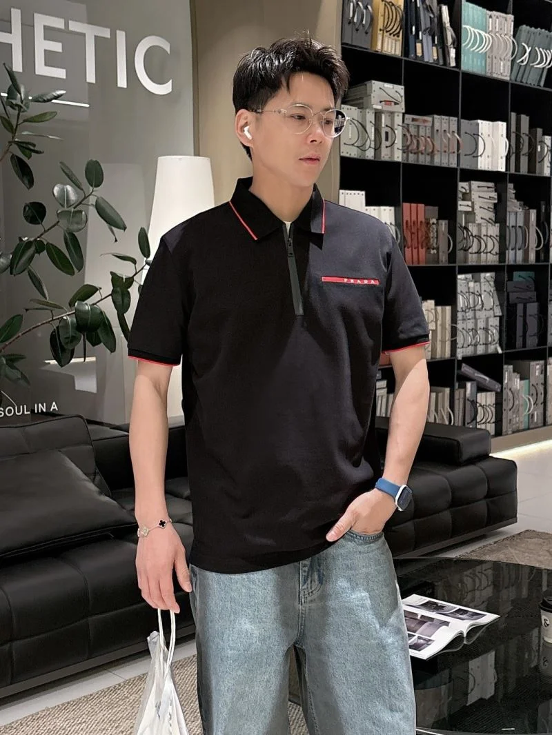Prada T-Shirts Timeless 167727