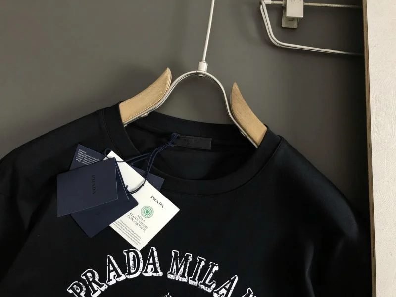 Prada T-Shirts Breathable 167665