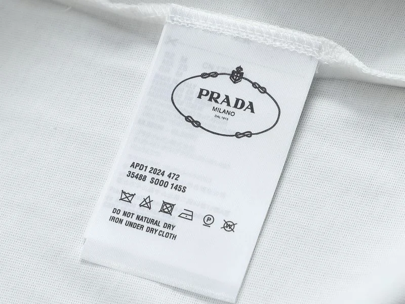 Prada T-Shirts Comfortable 167700