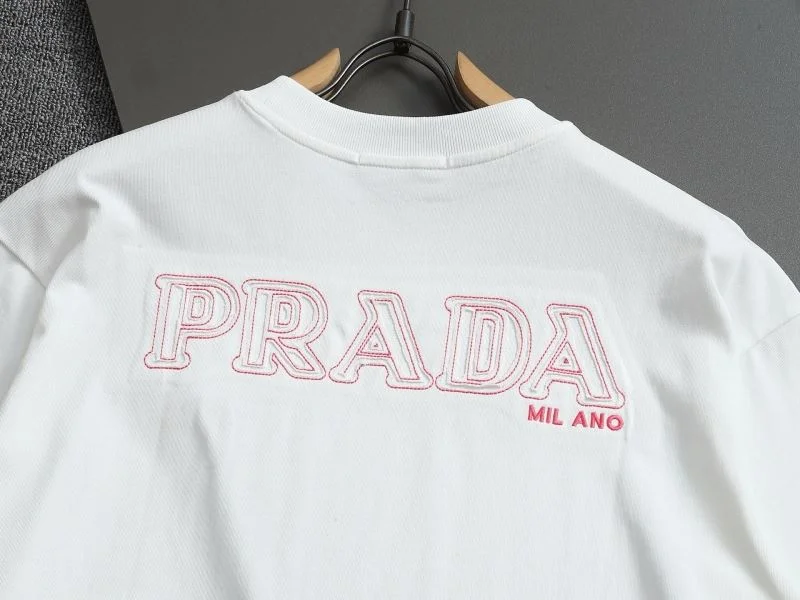 Prada T-Shirts Comfortable 167700
