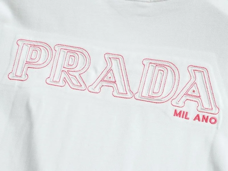 Prada T-Shirts Comfortable 167700
