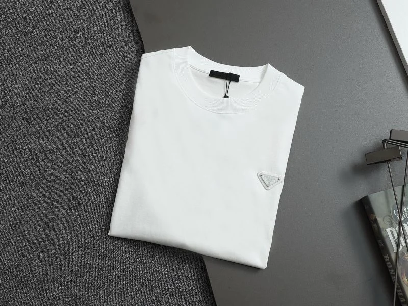 Prada T-Shirts Comfortable 167700