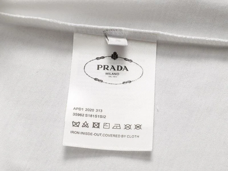 Prada T-Shirts Snug 167660