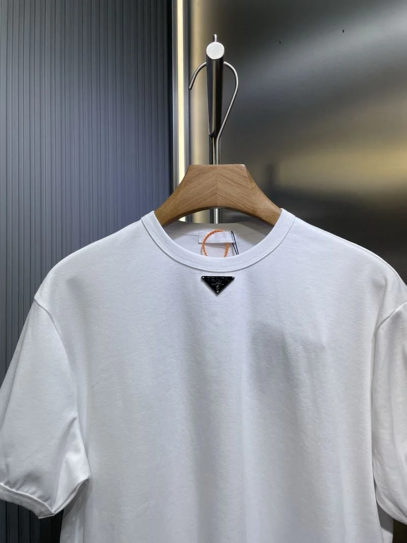 Supportive Prada T-Shirts 167642