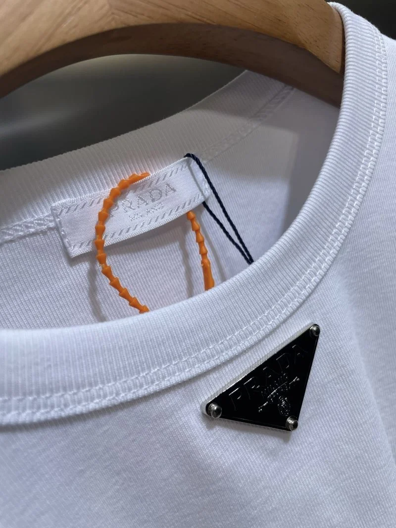 Supportive Prada T-Shirts 167642