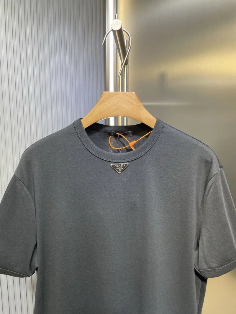Trendy Prada T-Shirts 167638