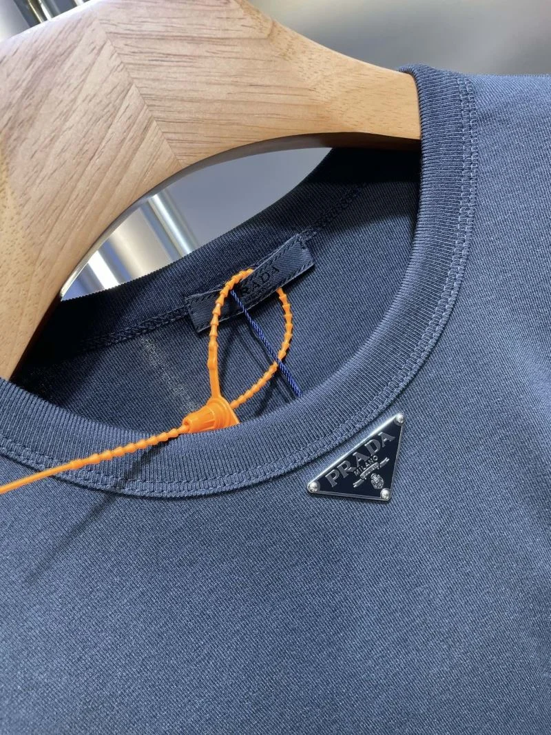 Trendy Prada T-Shirts 167638