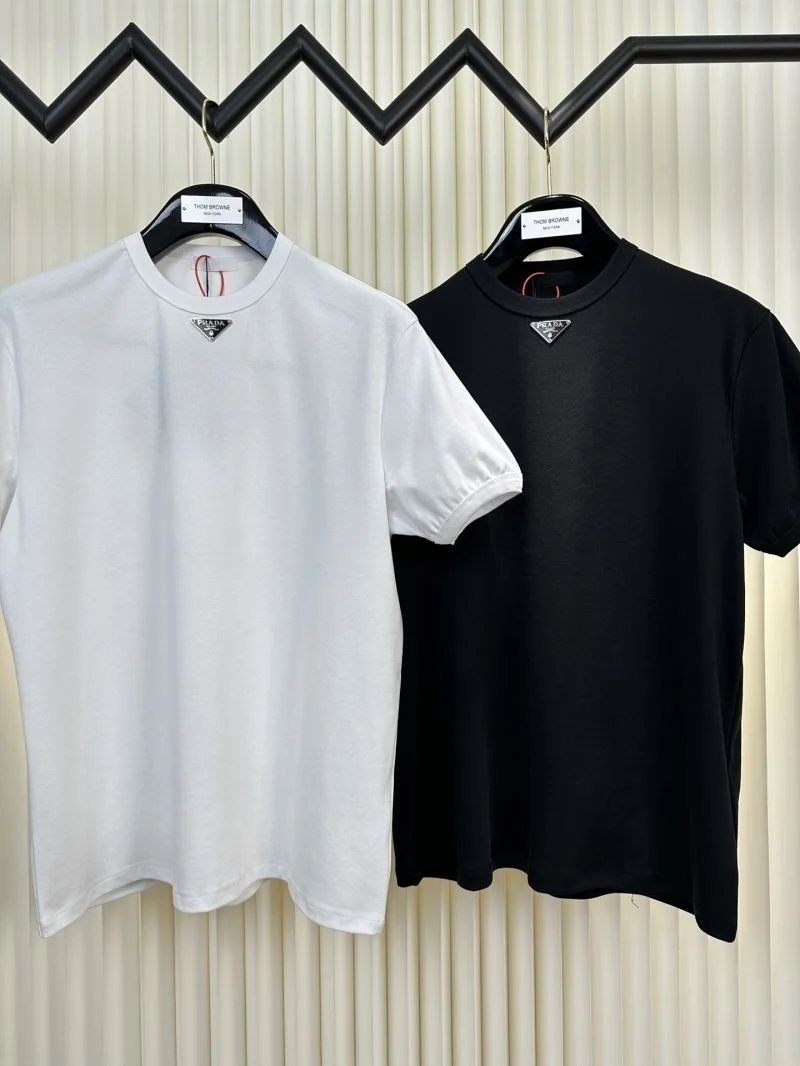 Compact Prada T-Shirts 167628