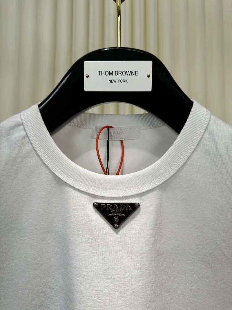 Compact Prada T-Shirts 167628