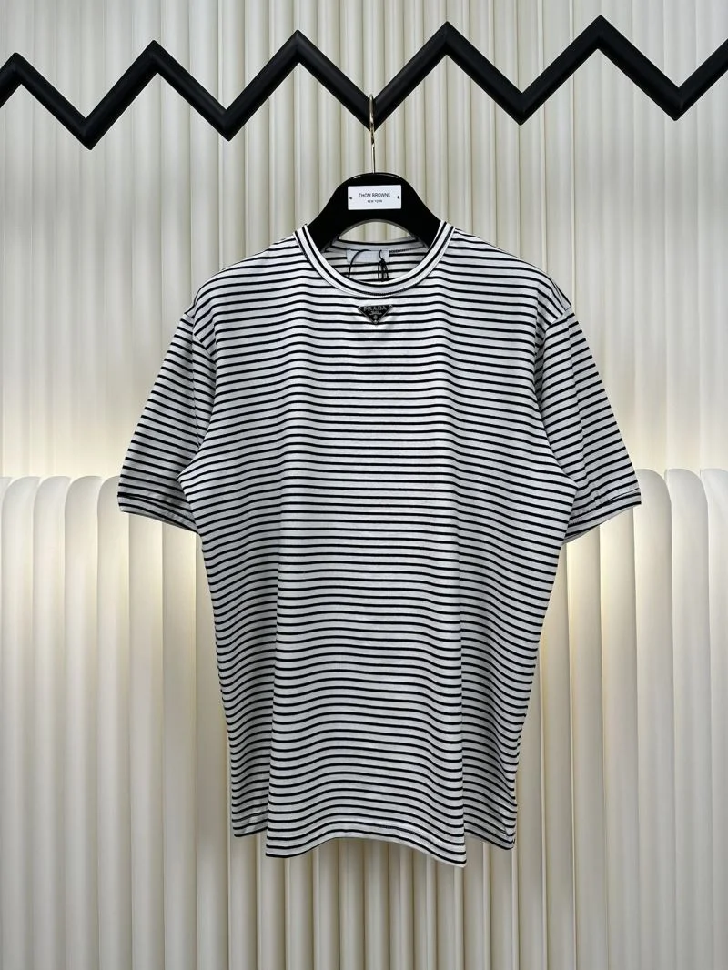 Unisex Prada T-Shirts 167143