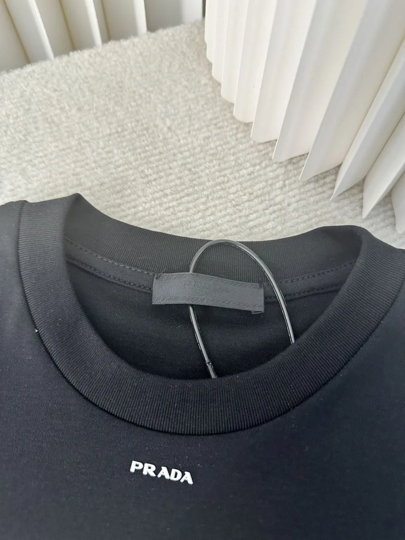 Prada T-Shirts Neat 167087