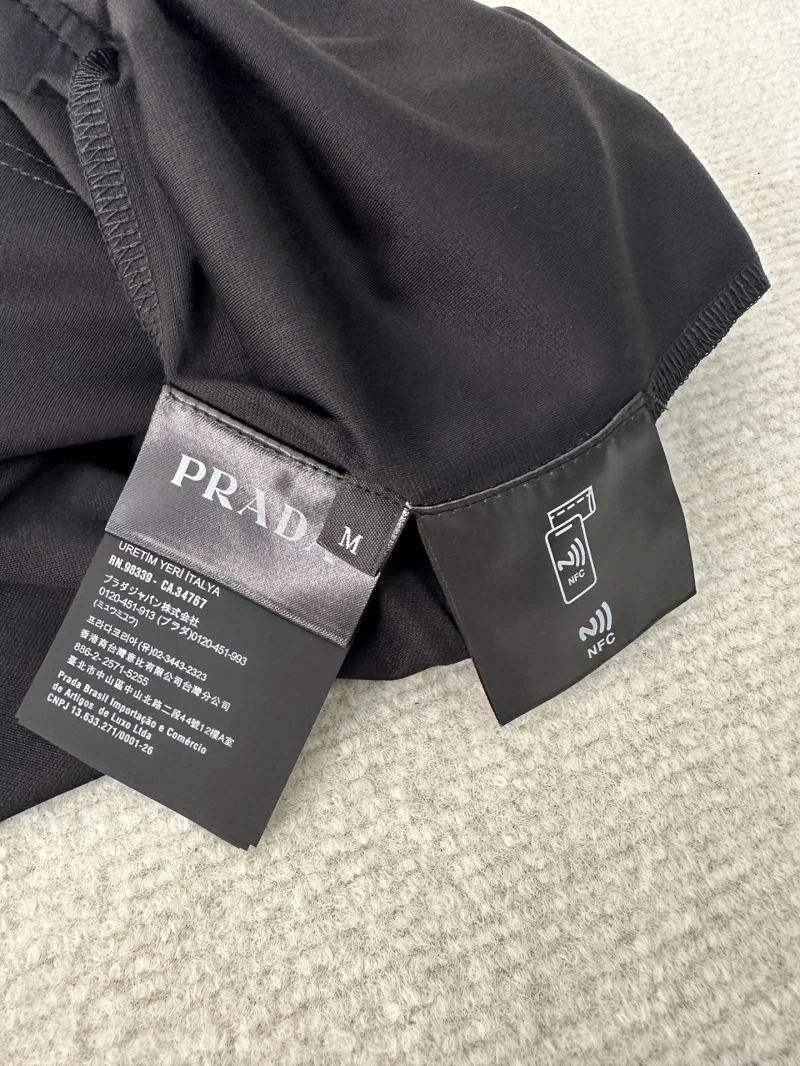 Breathable Prada T-Shirts 167098