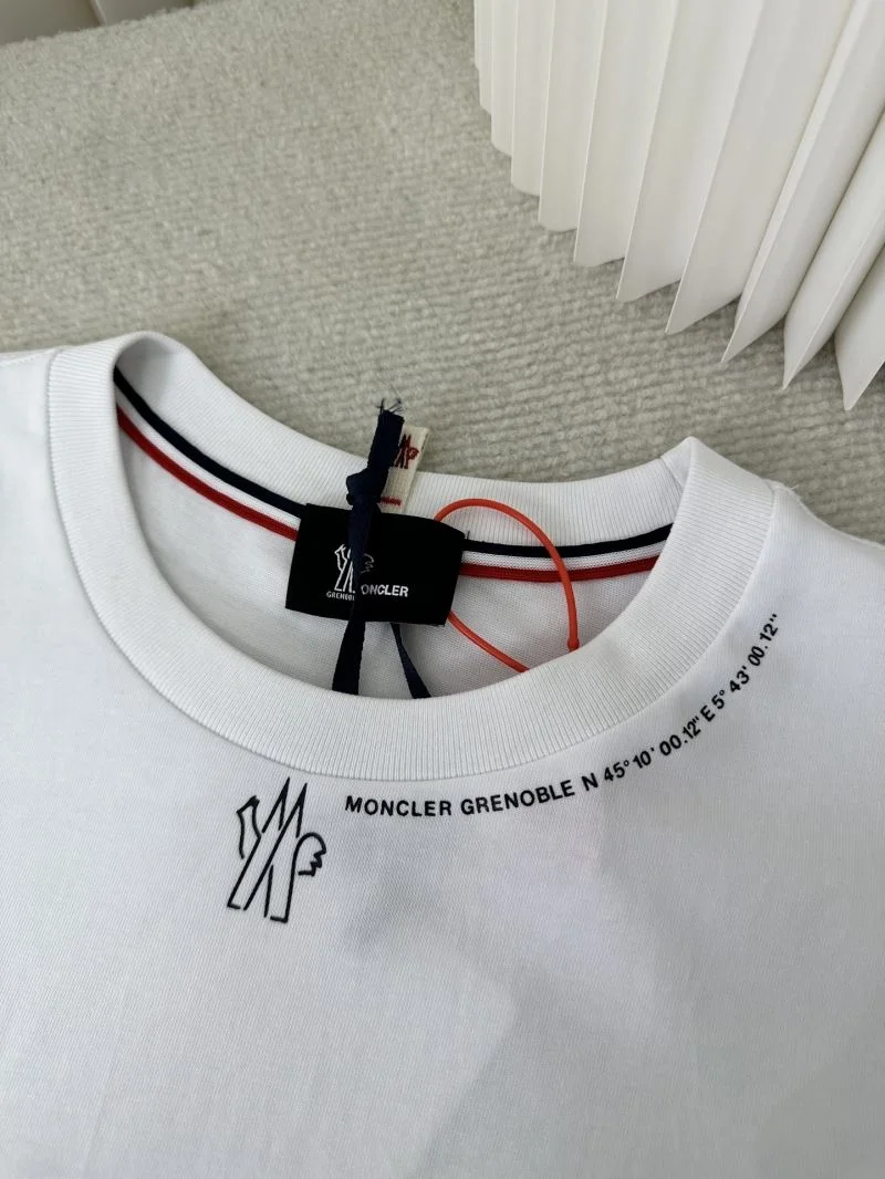 Vibrant Prada T-Shirts 167099