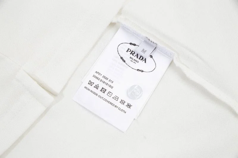 Prada T-Shirts Snug 167085