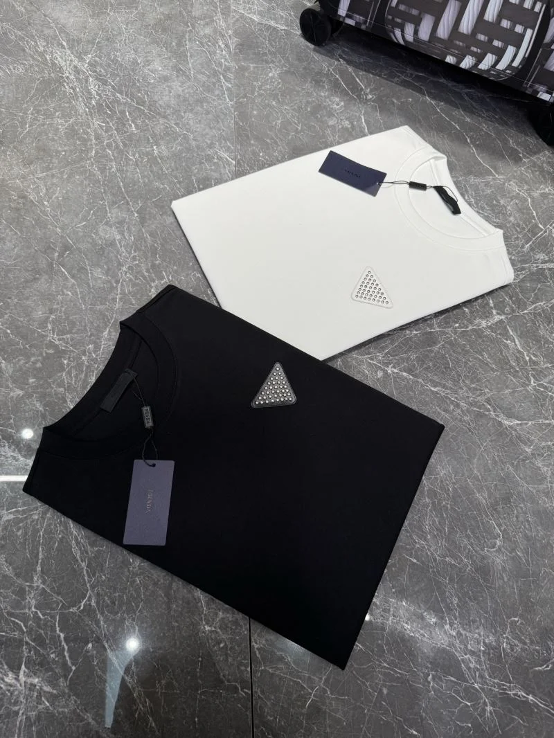 Timeless Prada T-Shirts 167077