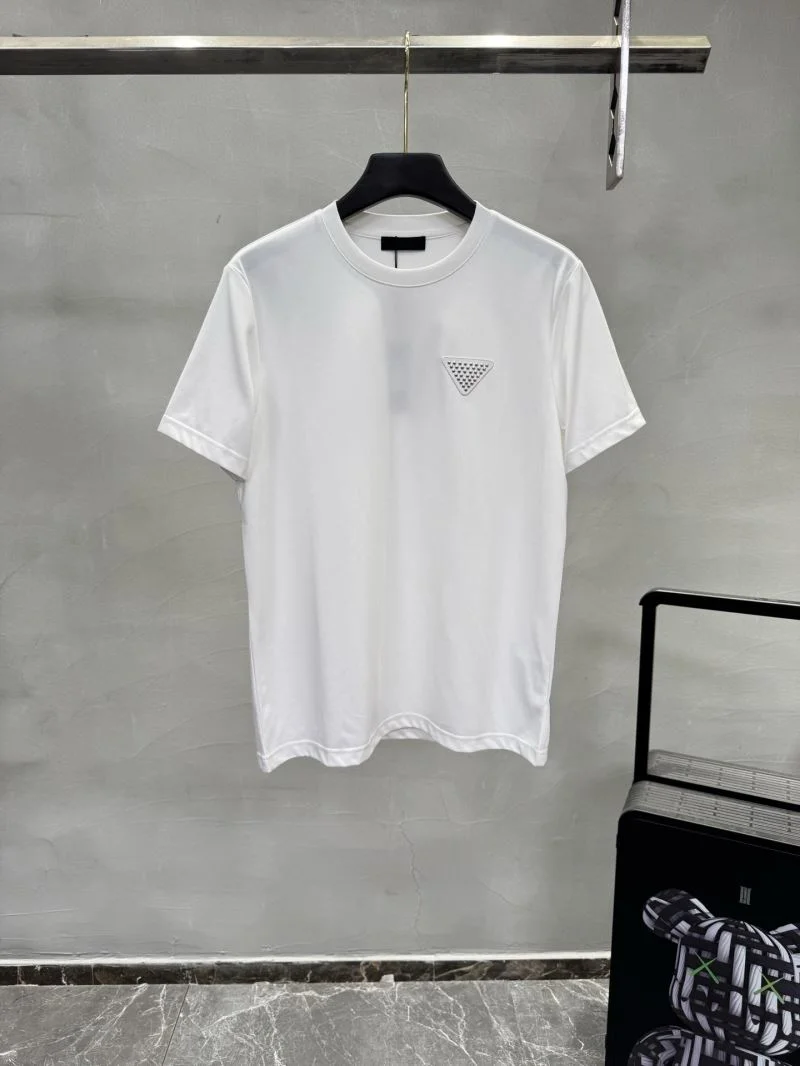 Timeless Prada T-Shirts 167077