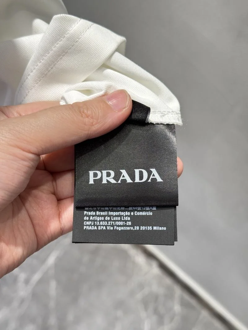 Timeless Prada T-Shirts 167077