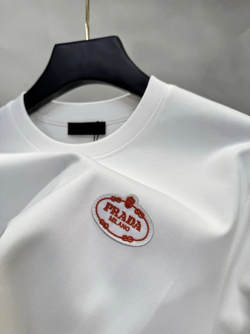 Lightweight Prada T-Shirts 167076
