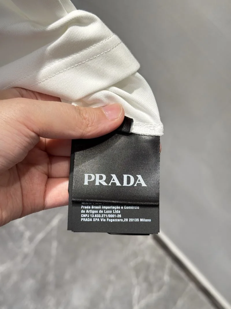 Lightweight Prada T-Shirts 167076