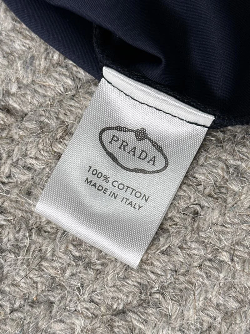 Prada T-Shirts Casual 167101