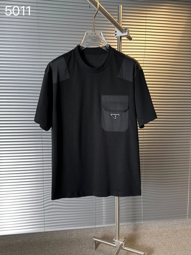 Versatile Prada T-Shirts 167068
