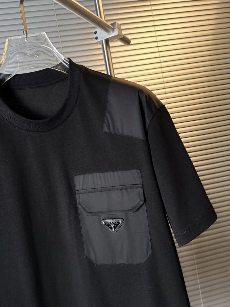 Versatile Prada T-Shirts 167068