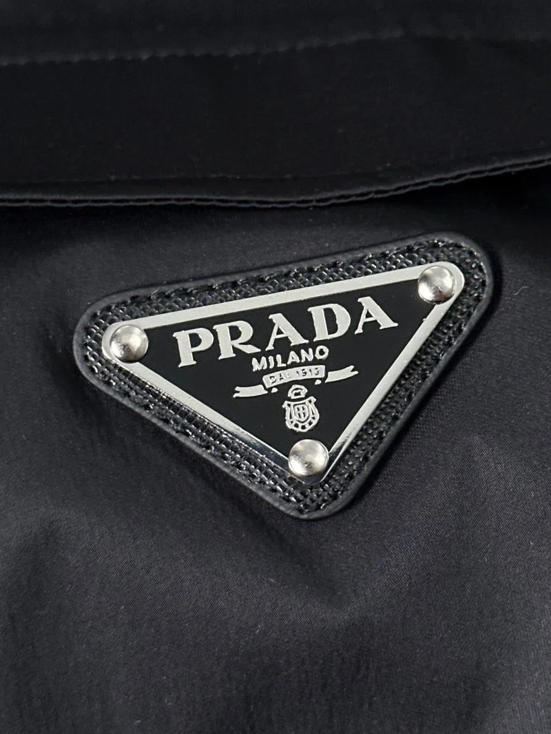 Versatile Prada T-Shirts 167068