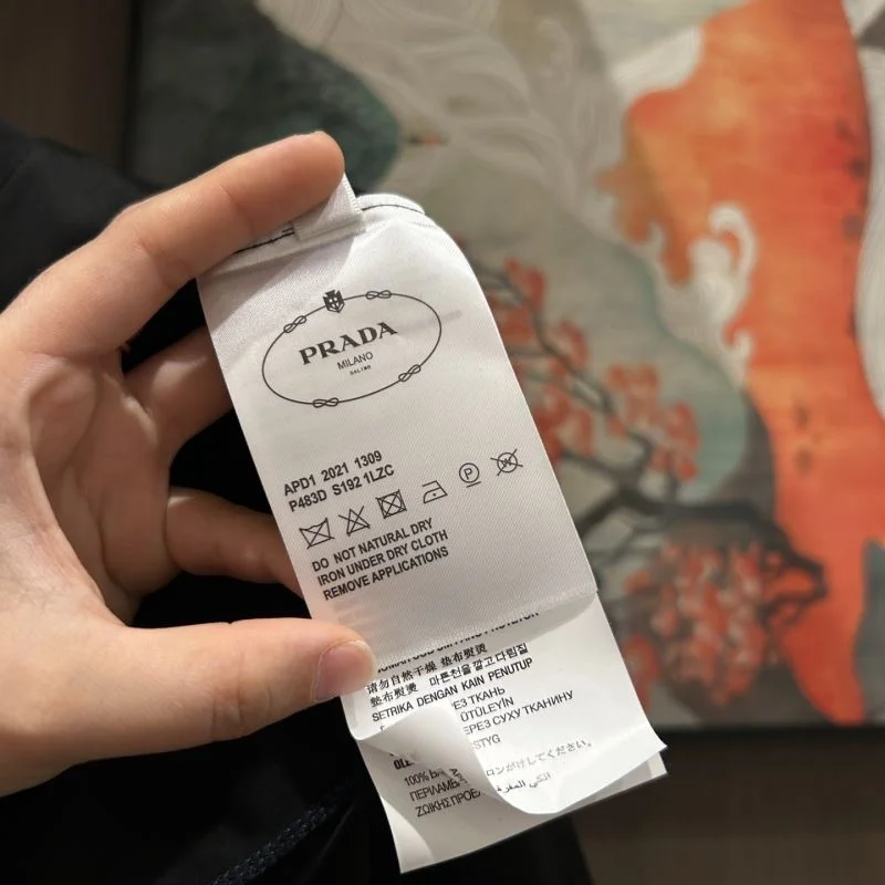 Vibrant Prada T-Shirts 167064