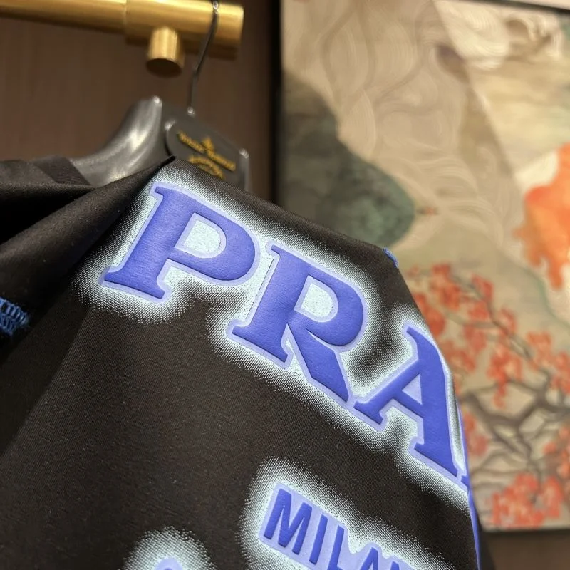 Vibrant Prada T-Shirts 167064
