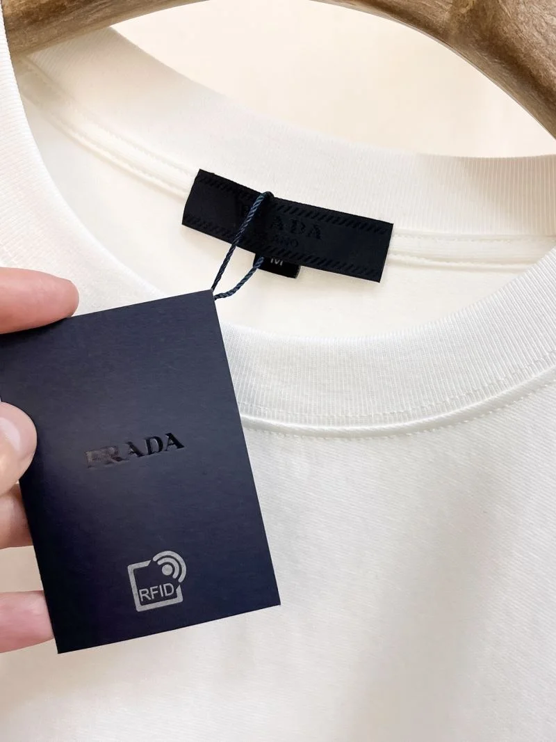 Prada T-Shirts Casual 167060