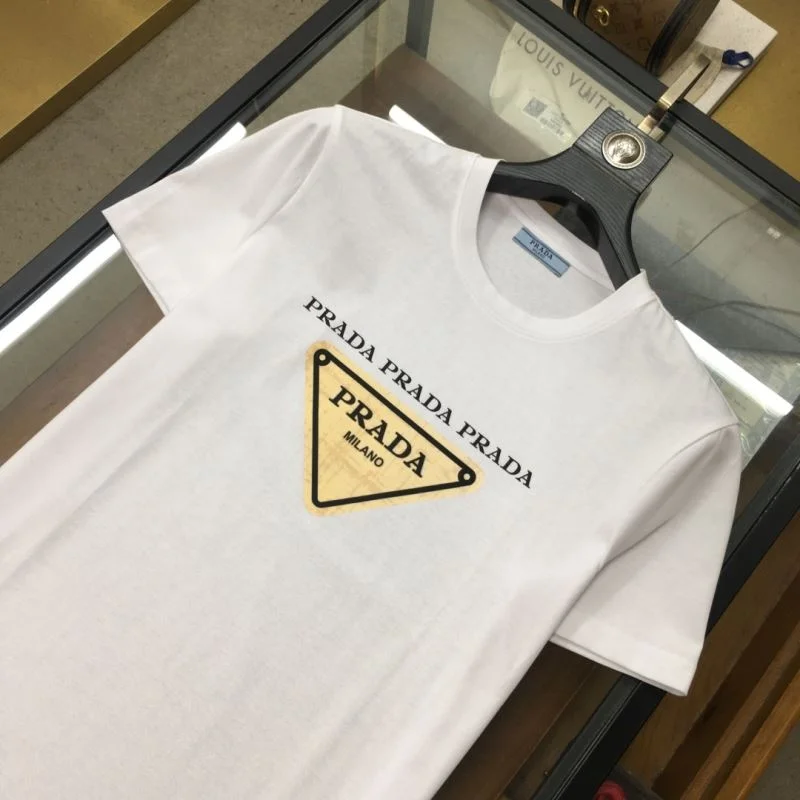 Minimalist Prada T-Shirts 167037
