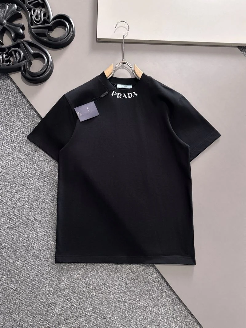 Effortless Prada T-Shirts 167054