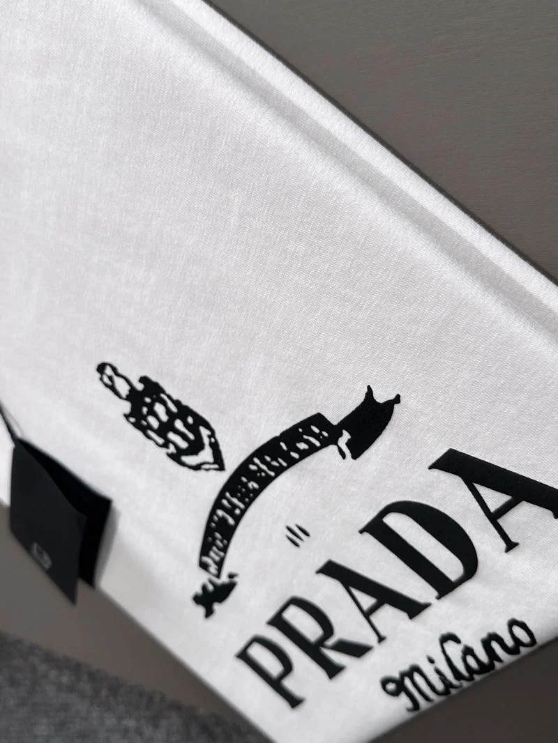 SmoothTexture Prada T-Shirts 167014