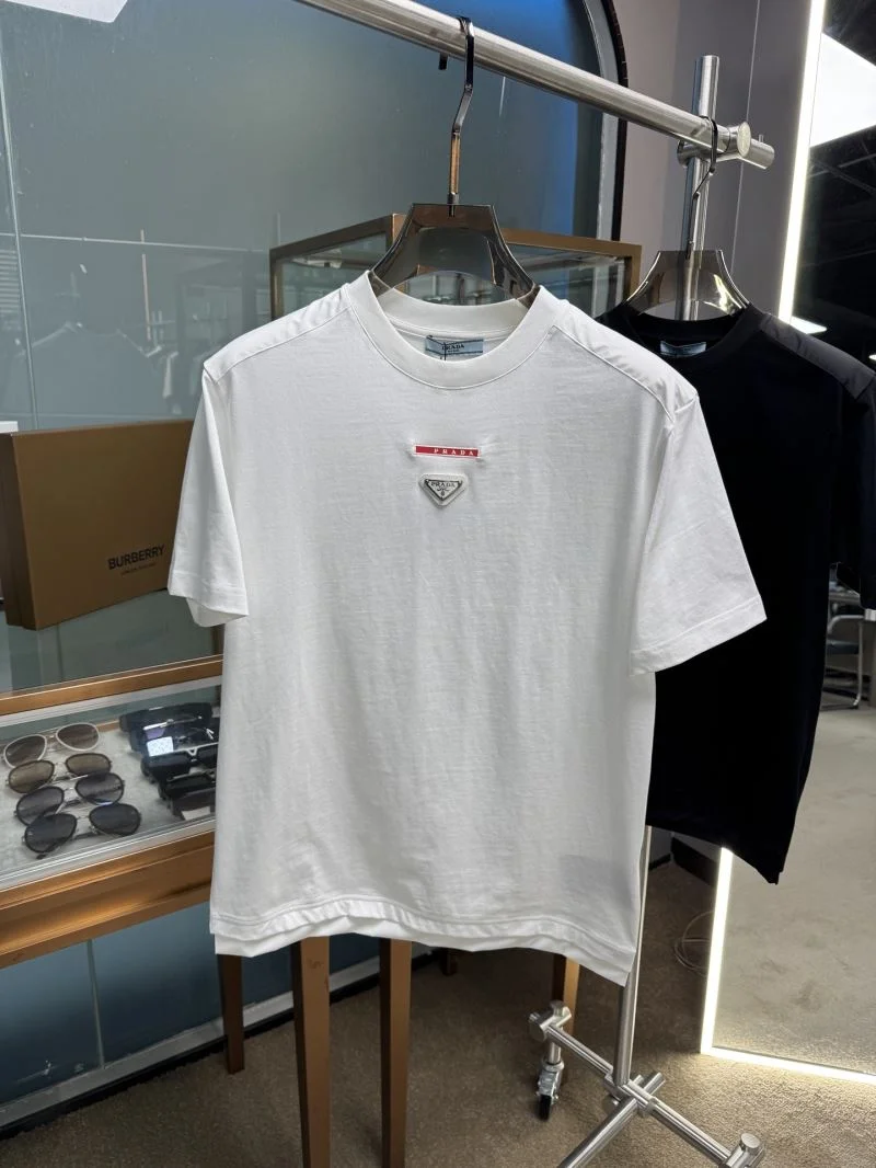 Trendsetting Prada T-Shirts 167027