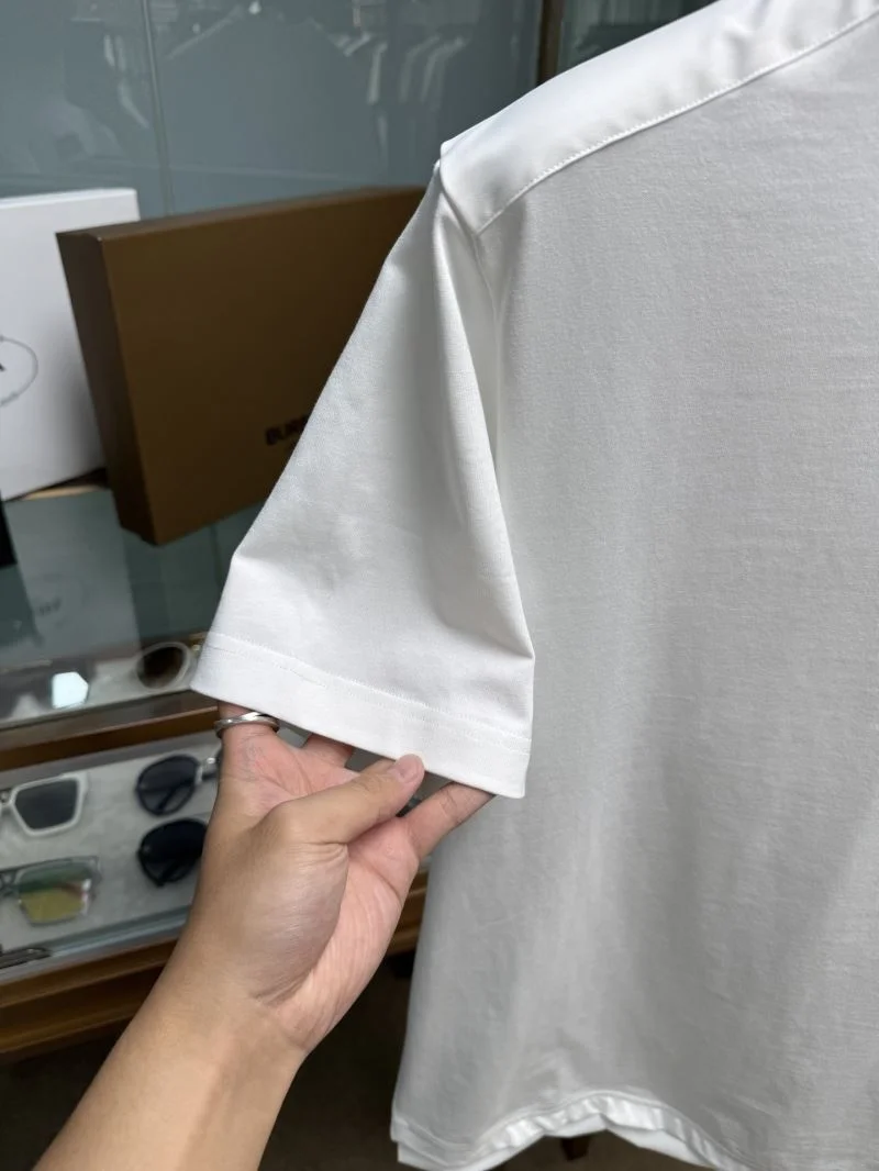 Trendsetting Prada T-Shirts 167027