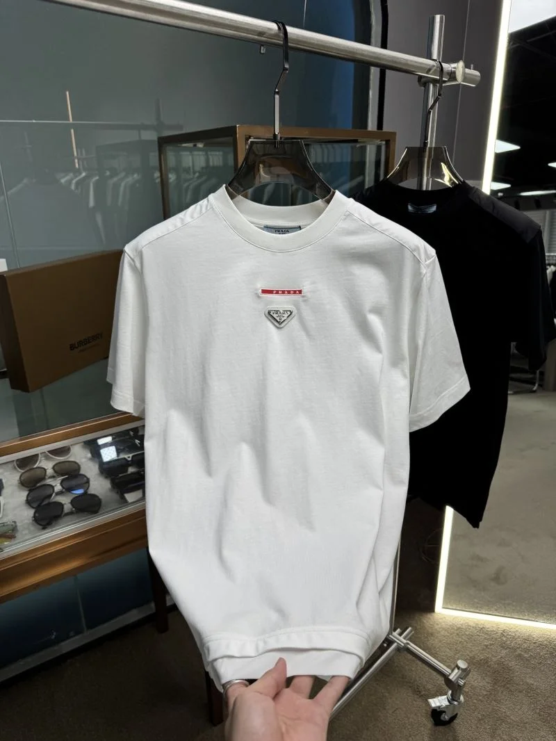 Trendsetting Prada T-Shirts 167027