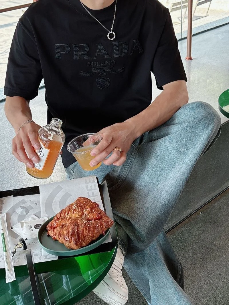 Breathable Prada T-Shirts 167021