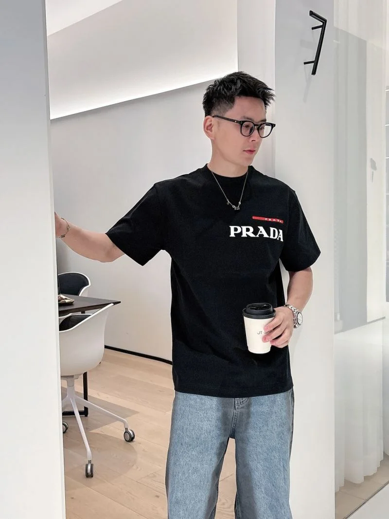 ModernLook Prada T-Shirts 167019
