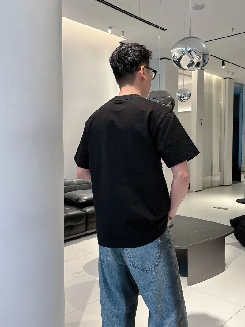 ModernLook Prada T-Shirts 167019