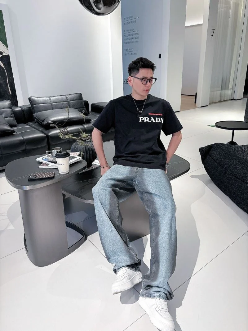 ModernLook Prada T-Shirts 167019