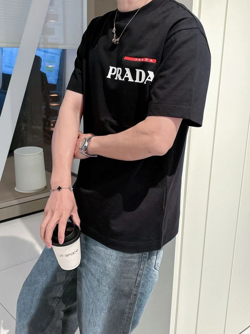 ModernLook Prada T-Shirts 167019
