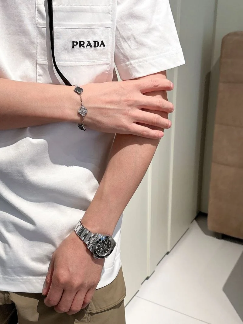 WaterResistant Prada T-Shirts 167028