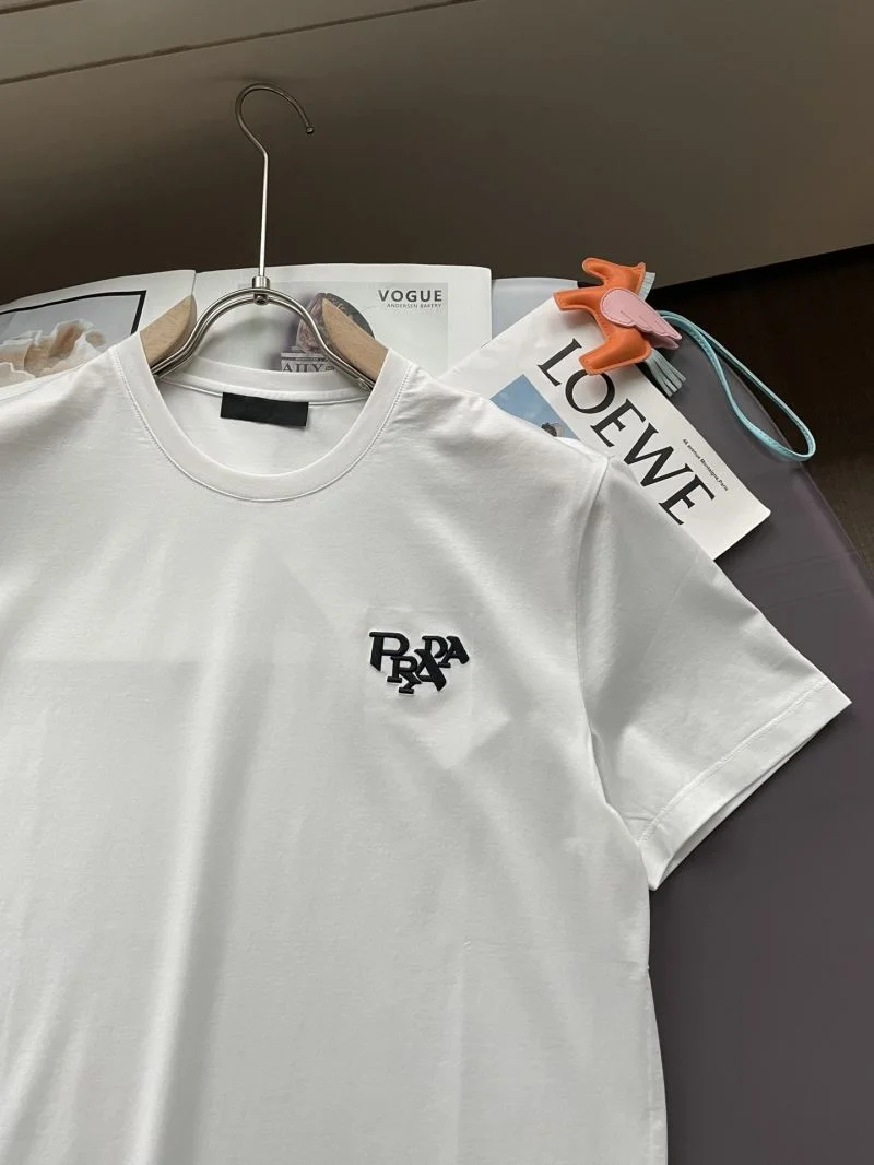Prada T-Shirts Effortless 167008