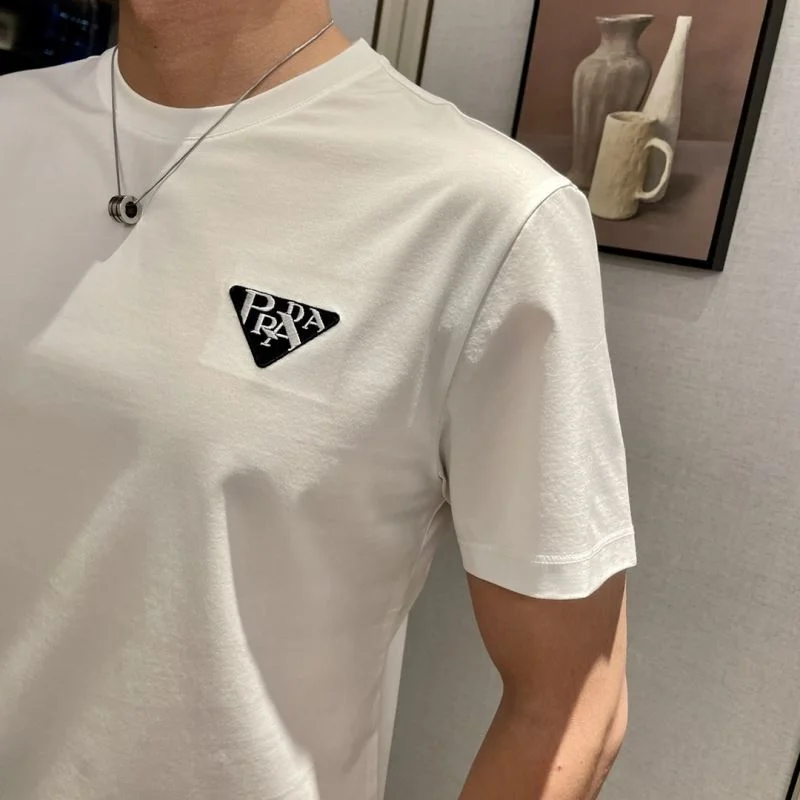 Functional Prada T-Shirts 167006
