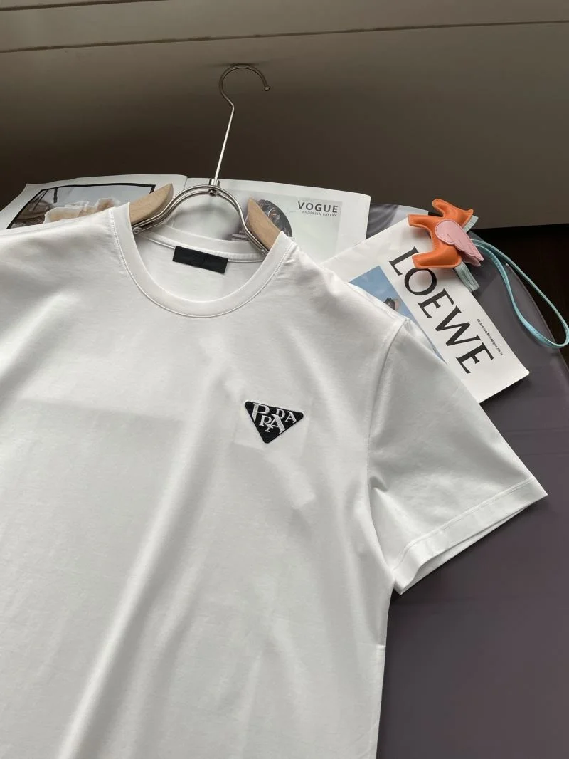 Functional Prada T-Shirts 167006