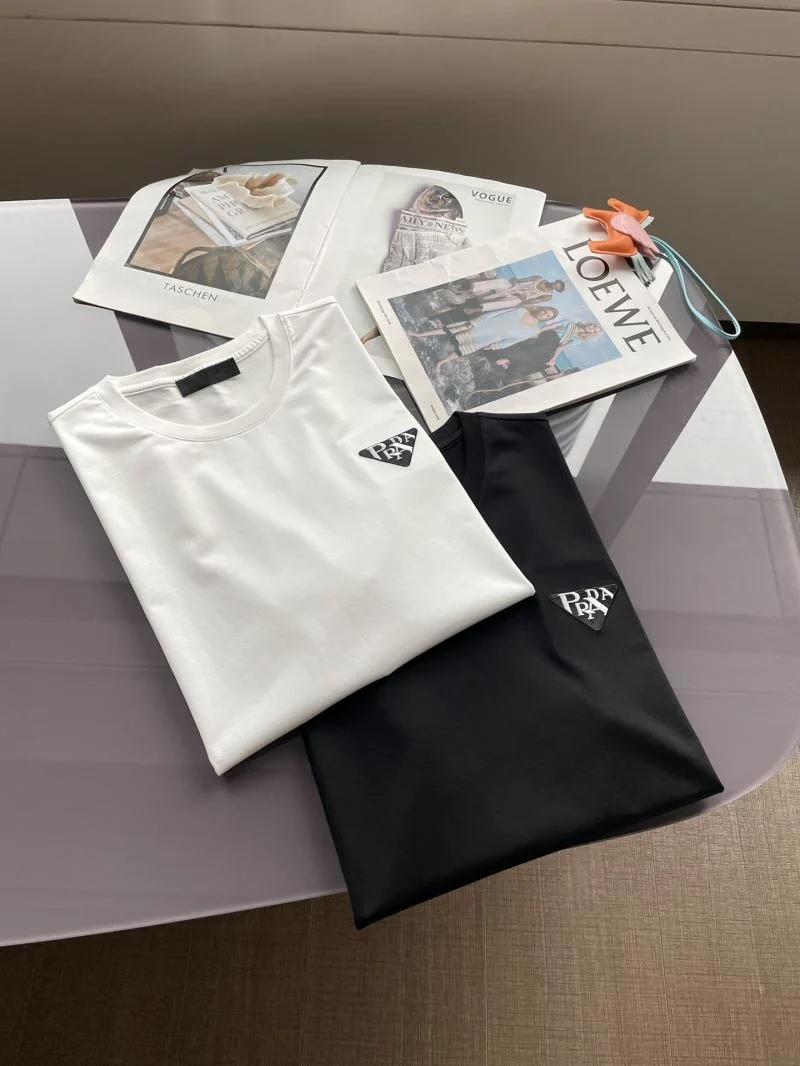 Functional Prada T-Shirts 167006