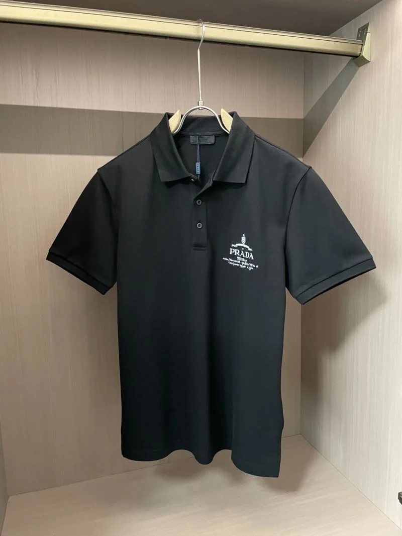 Prada T-Shirts WellDesigned 167002